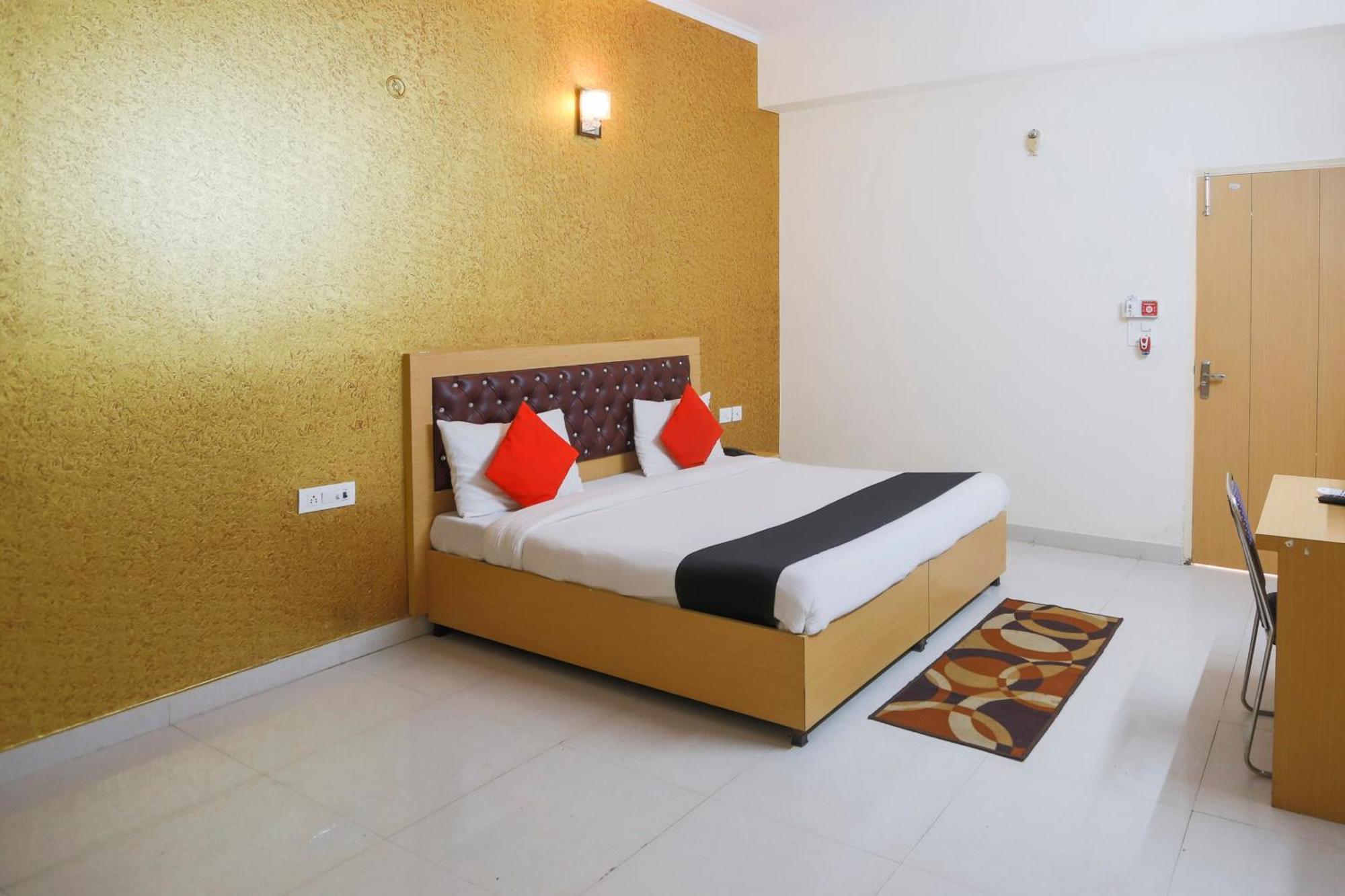 Diamond Imperial Hotel Noida Eksteriør billede