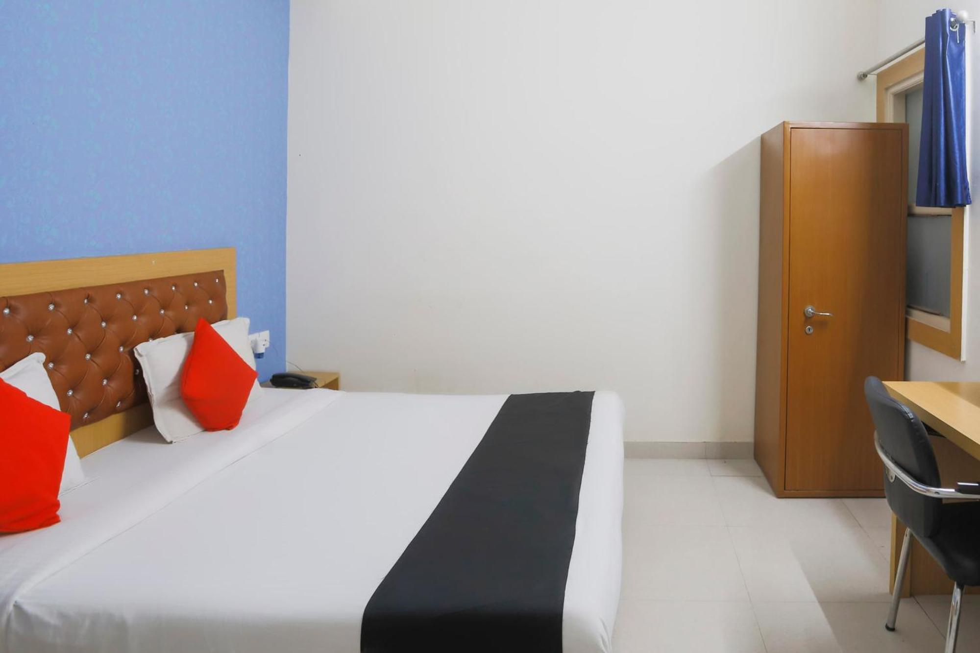 Diamond Imperial Hotel Noida Eksteriør billede