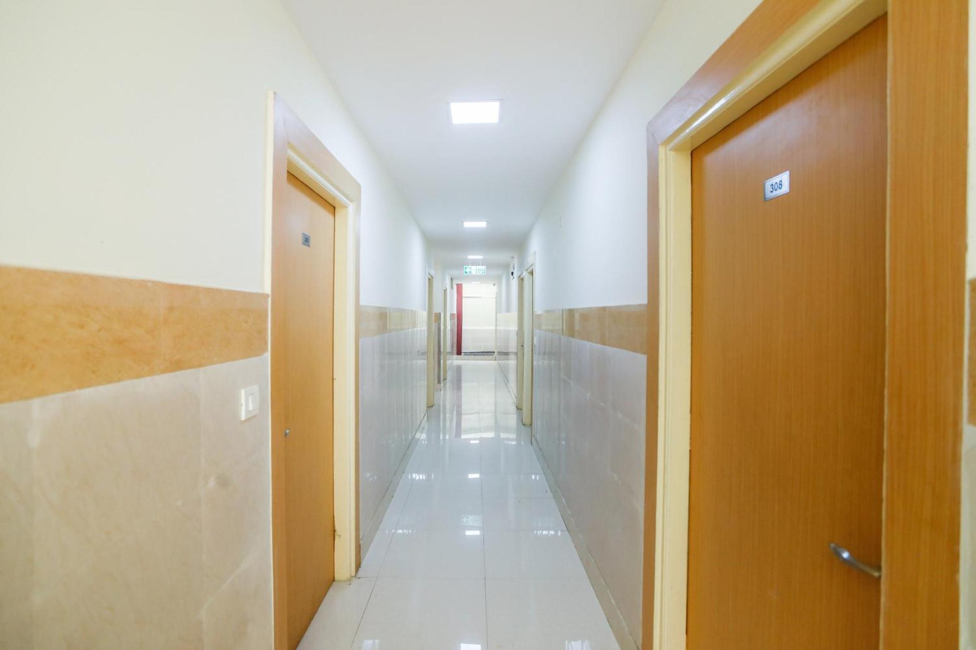 Diamond Imperial Hotel Noida Eksteriør billede