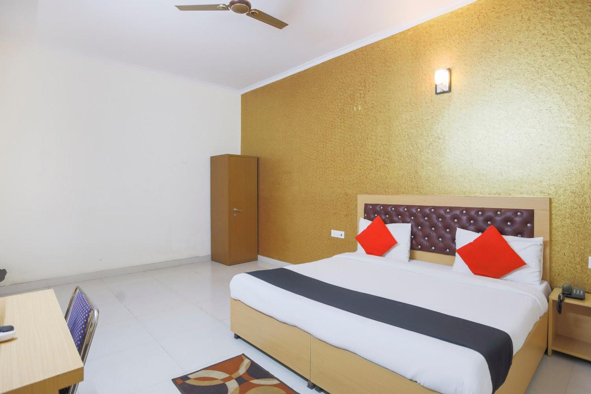 Diamond Imperial Hotel Noida Eksteriør billede